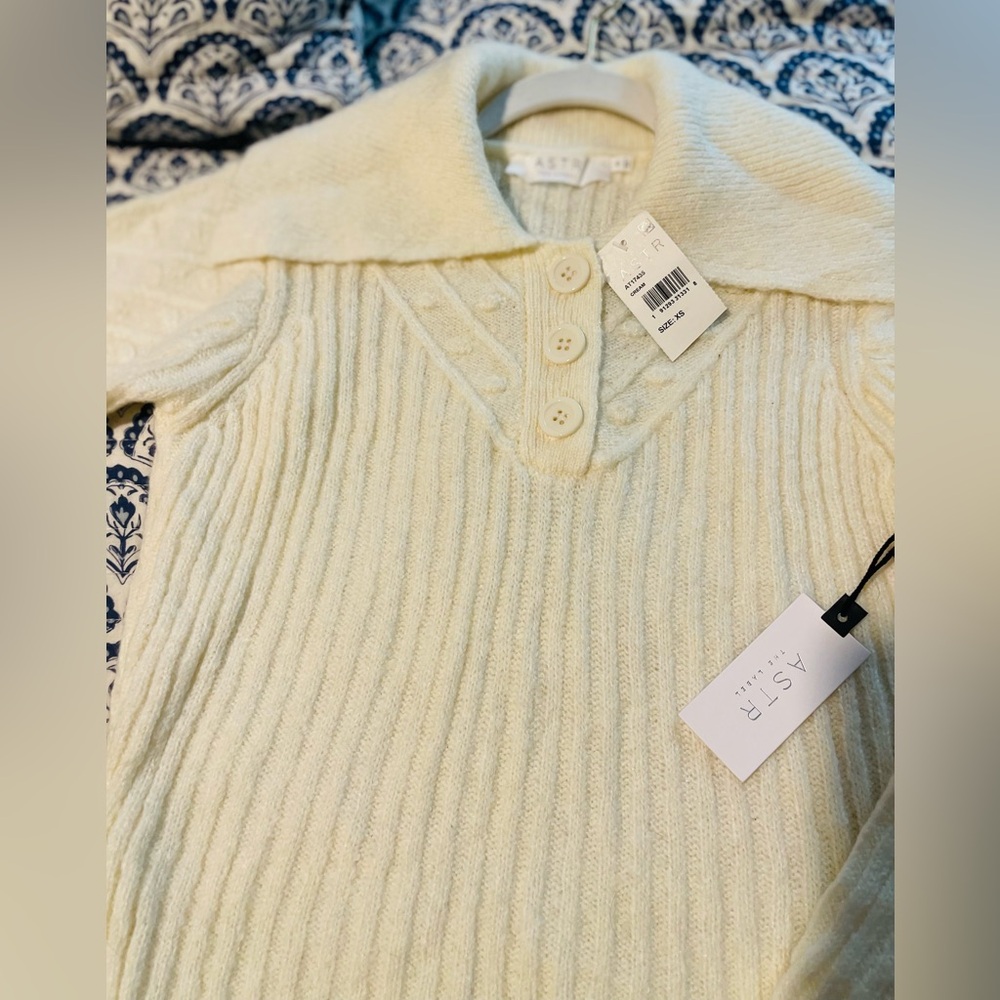NEW WITH TAGS! ASTR The Label Button Polo Sweater, Size X-Small - Picture 8 of 10